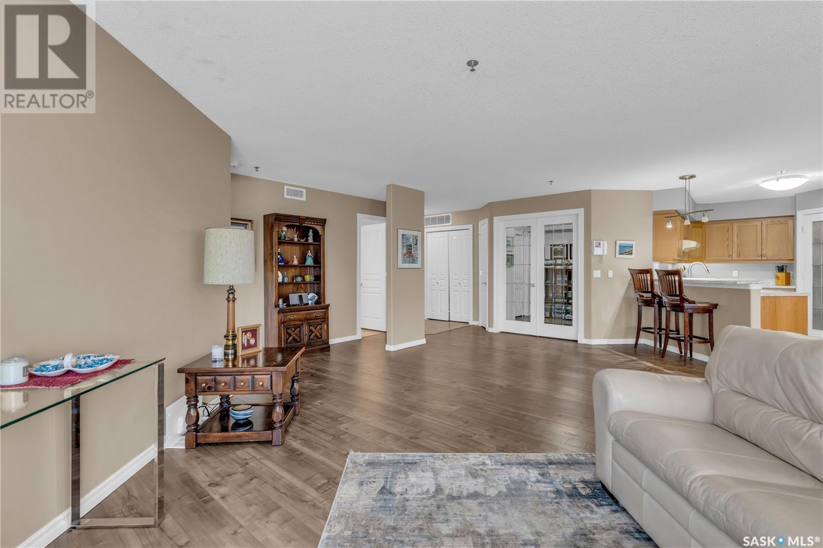 Single Family House Low rise for Sale in   RENFREW CRESCENT E Regina 