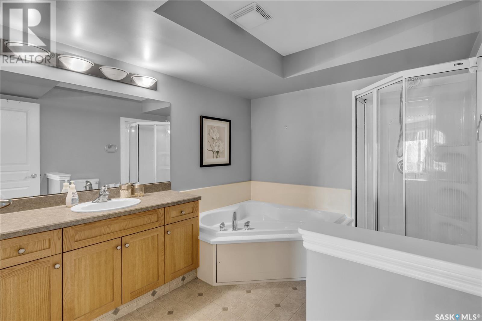 Single Family House Low rise for Sale in   RENFREW CRESCENT E Regina 