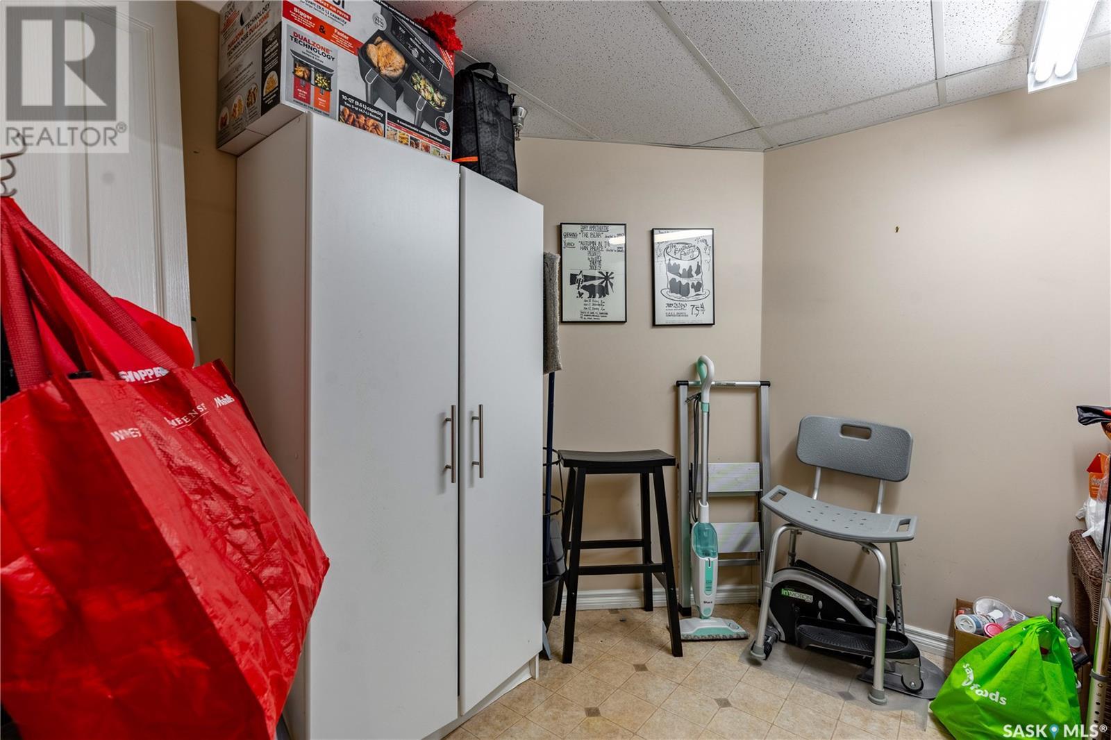 Single Family House Low rise for Sale in   RENFREW CRESCENT E Regina 