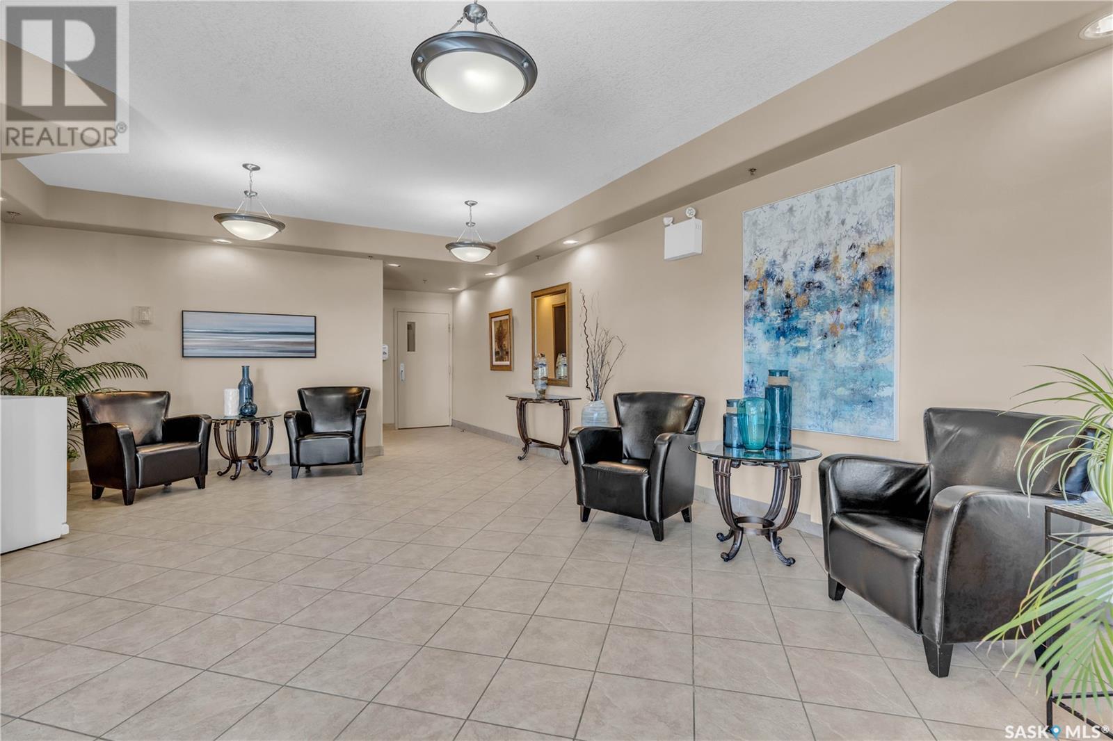 Single Family House Low rise for Sale in   RENFREW CRESCENT E Regina 