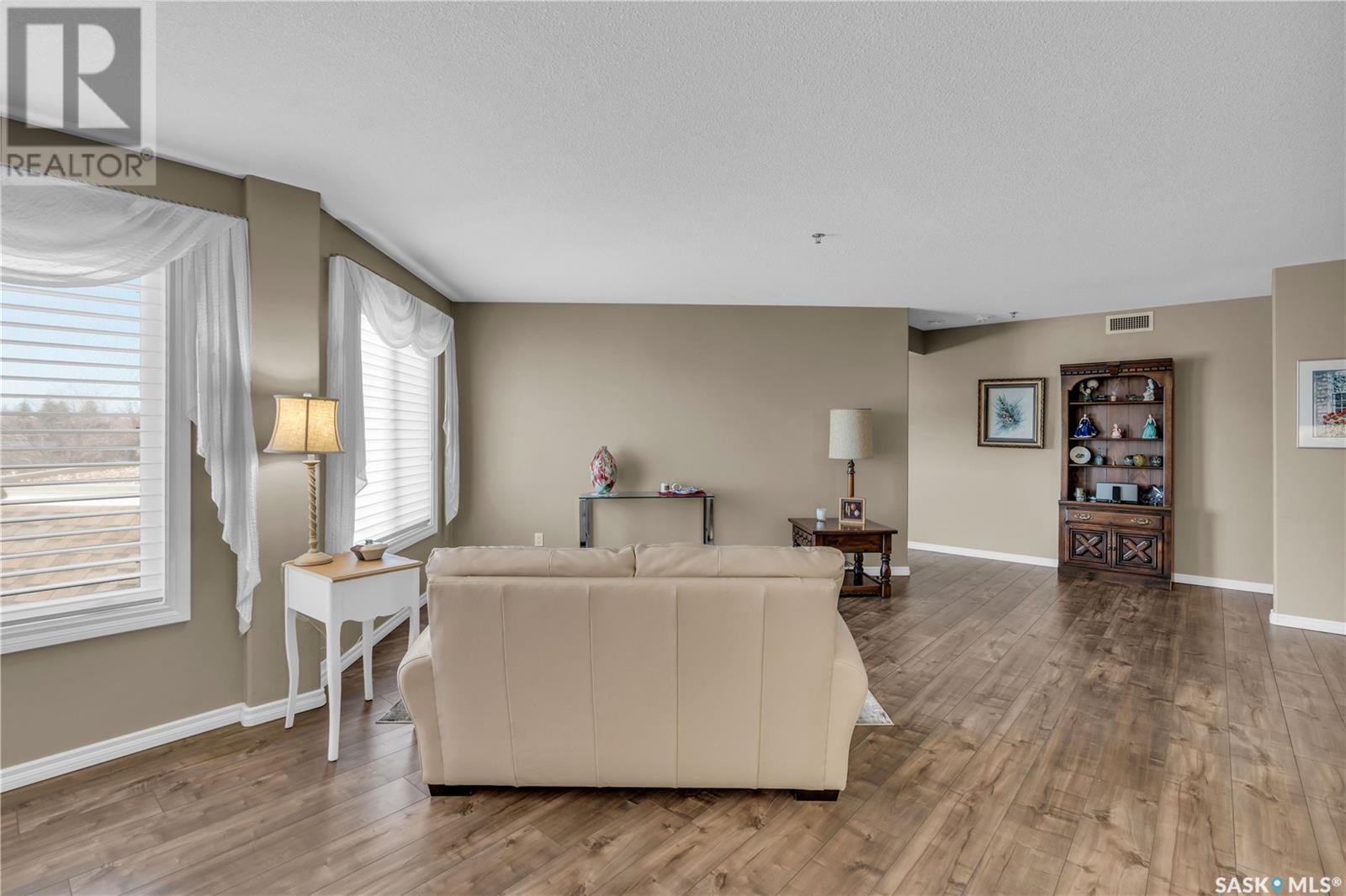 Single Family House Low rise for Sale in   RENFREW CRESCENT E Regina 