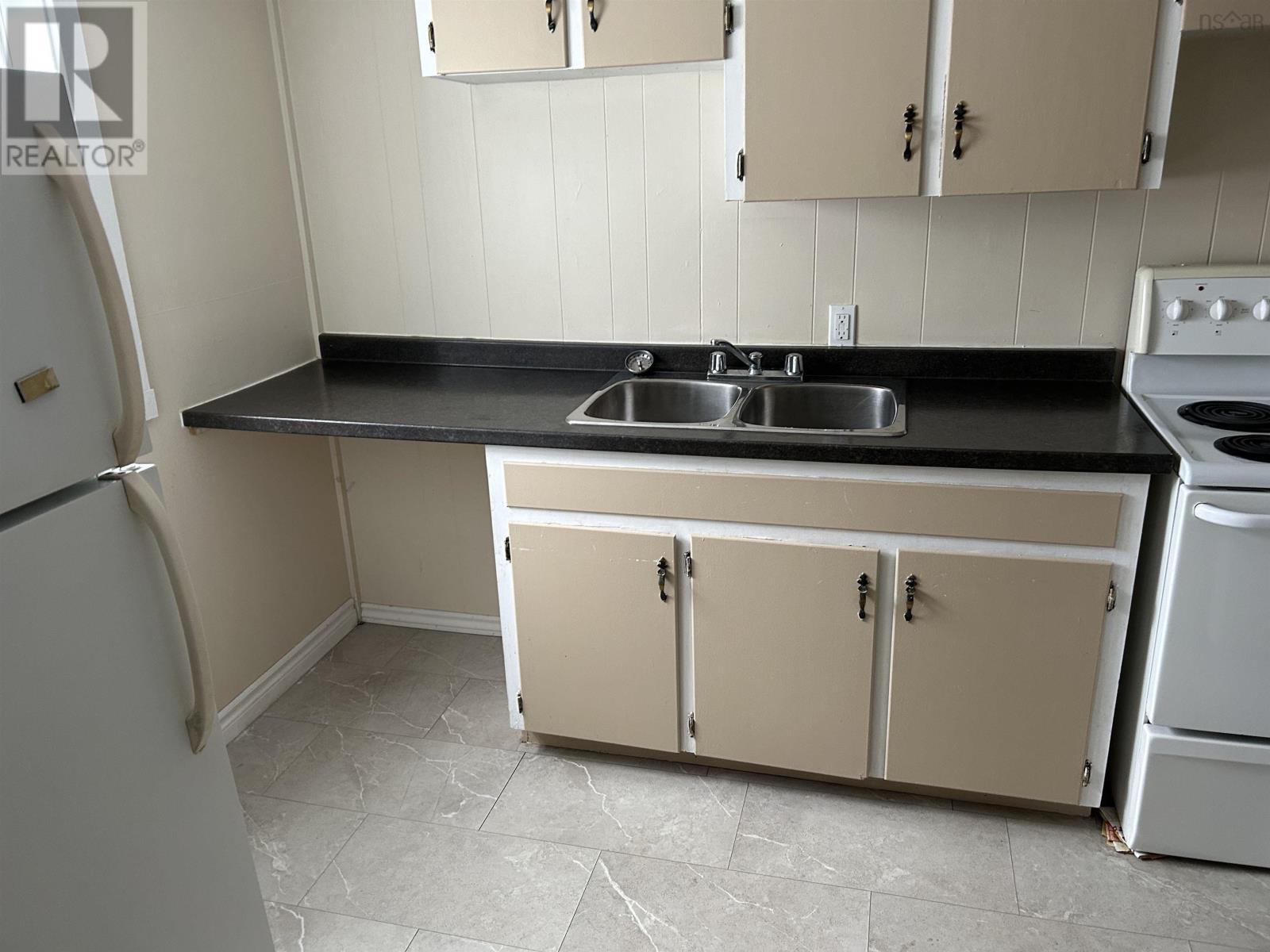 Property 11 of 16 of 256 Main Street