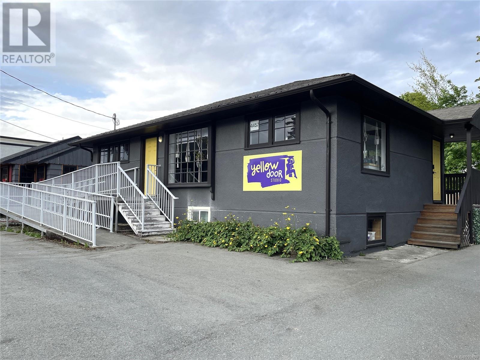 Photo 1 of 4457 Gertrude St, Port Alberni BC