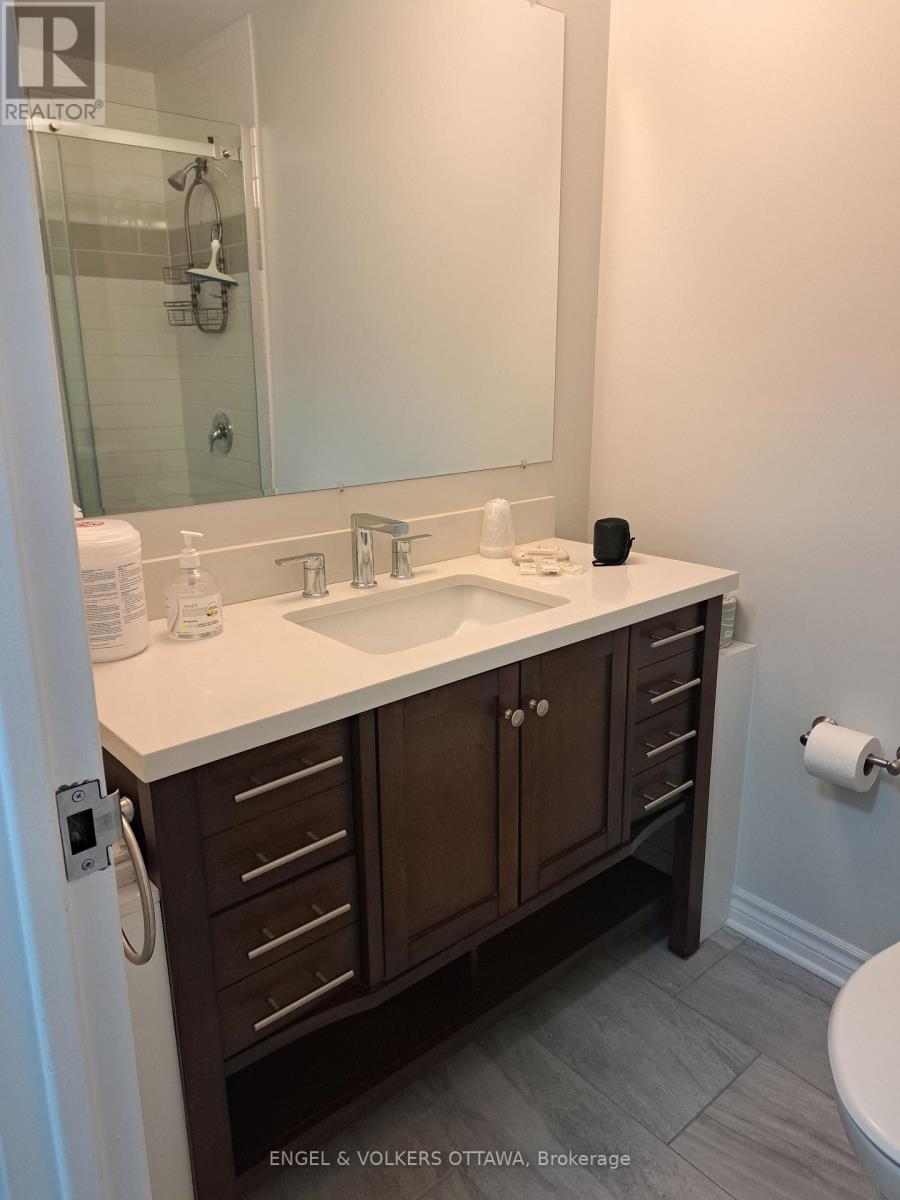 https://ddfcdn.realtor.ca/listing/TS638823189577500000/reb76/highres/5/x12135055_39.jpg