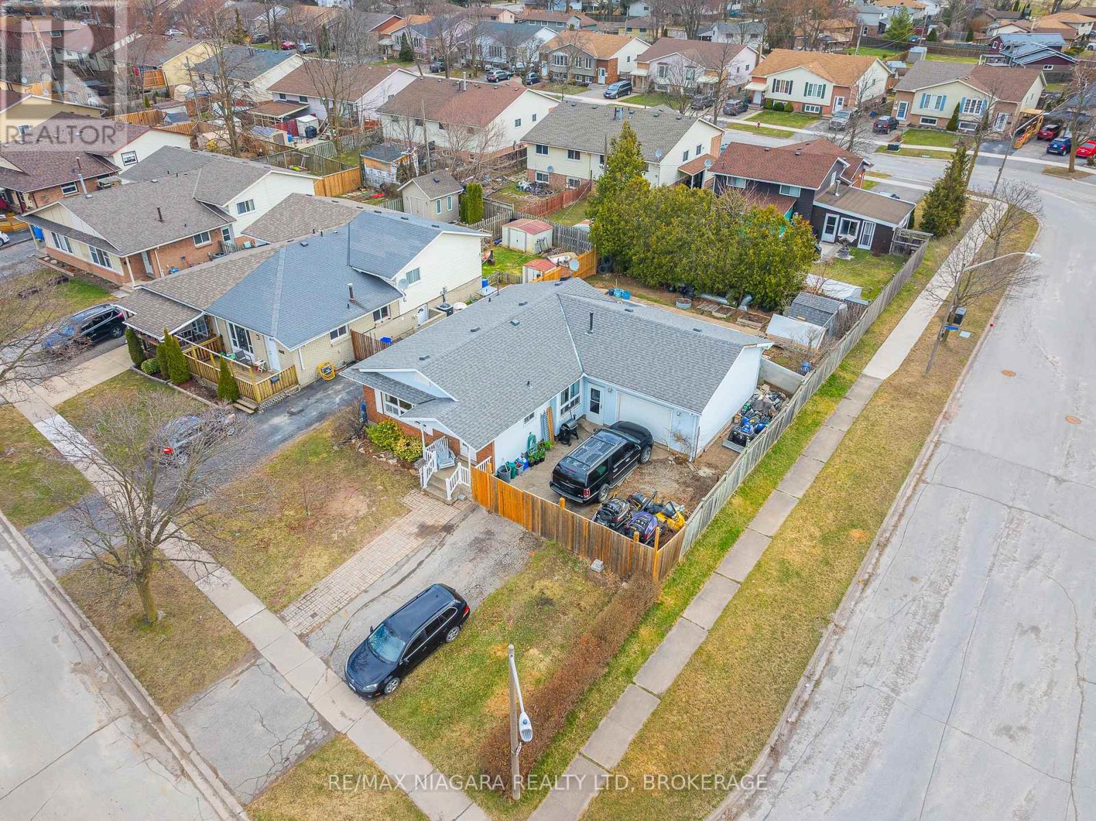 Photo 39 of 8420 Lamont Avenue, Niagara Falls ON
