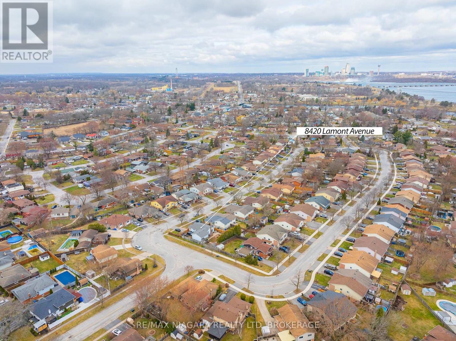 Photo 47 of 8420 Lamont Avenue, Niagara Falls ON