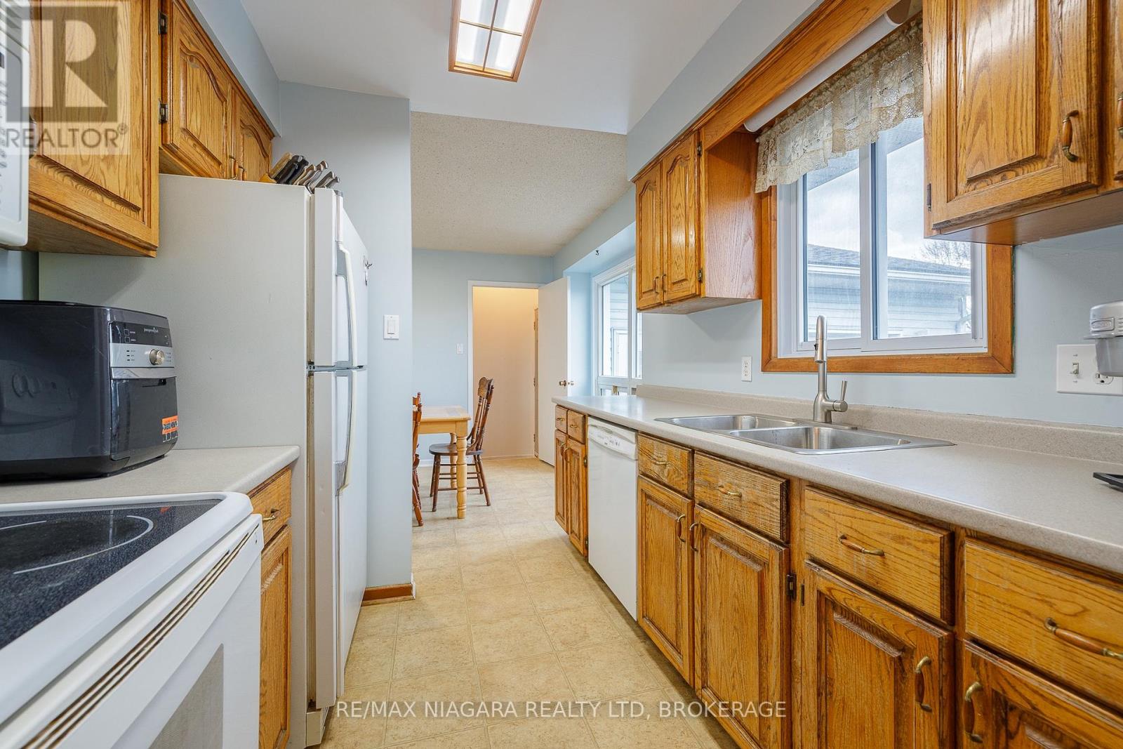 Photo 9 of 8420 Lamont Avenue, Niagara Falls ON