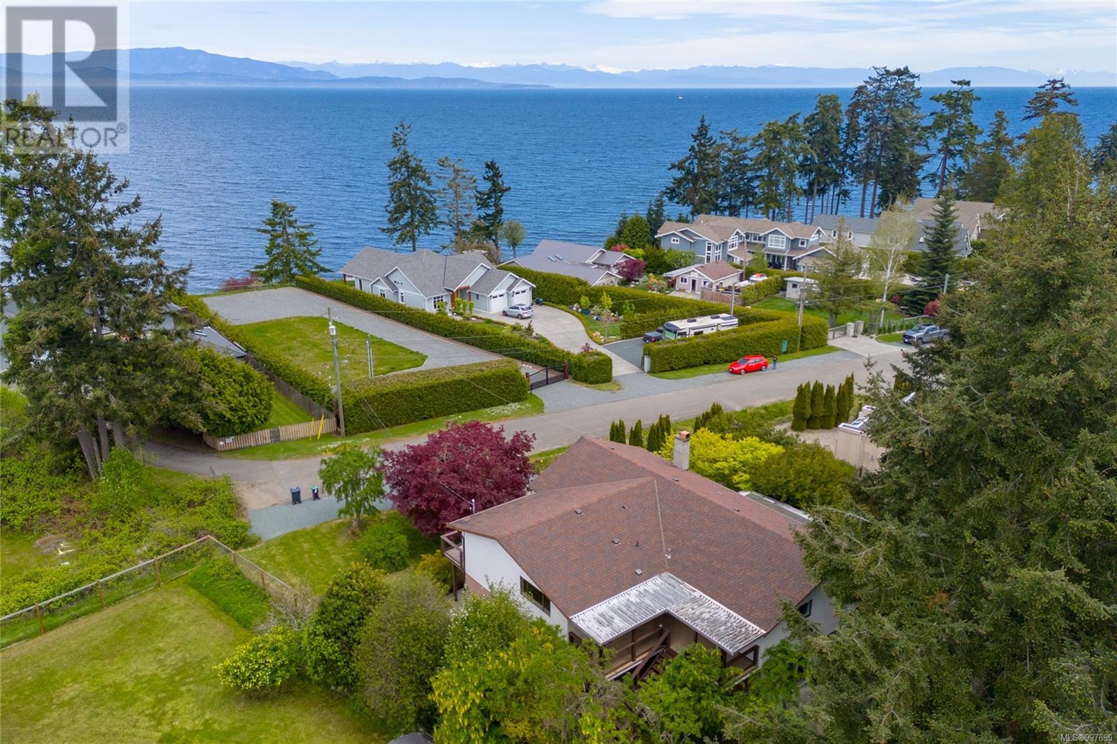 886 Cavin Rd, Parksville