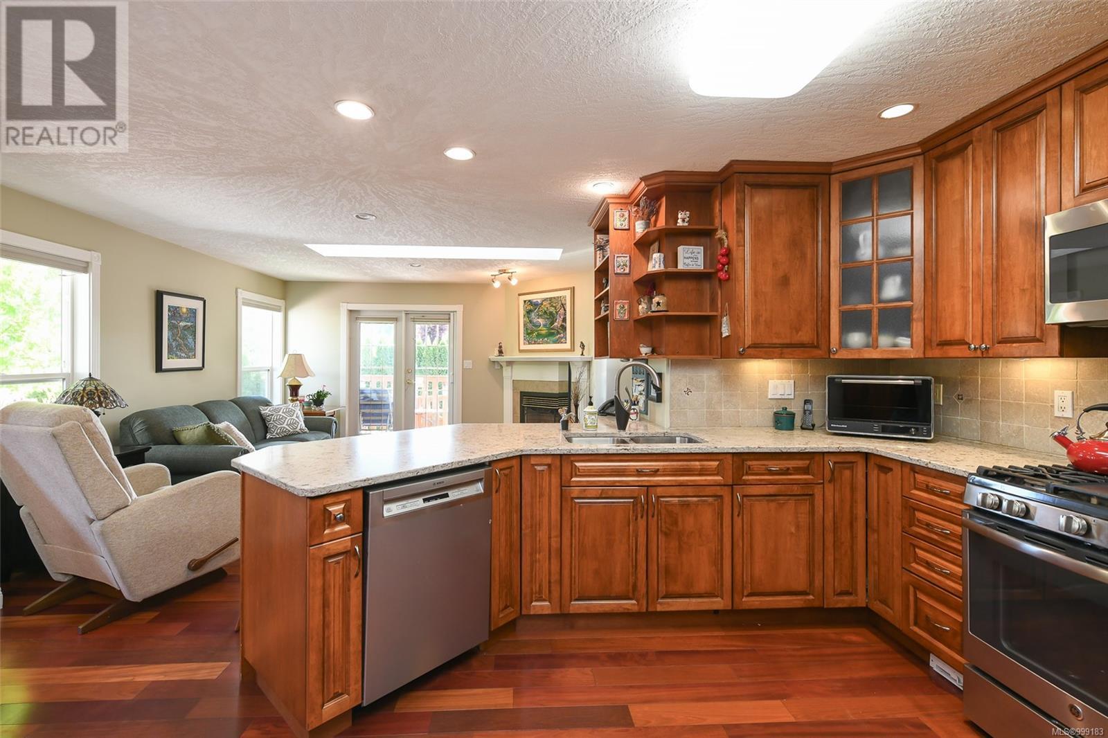 642 Sky View Pl, Comox