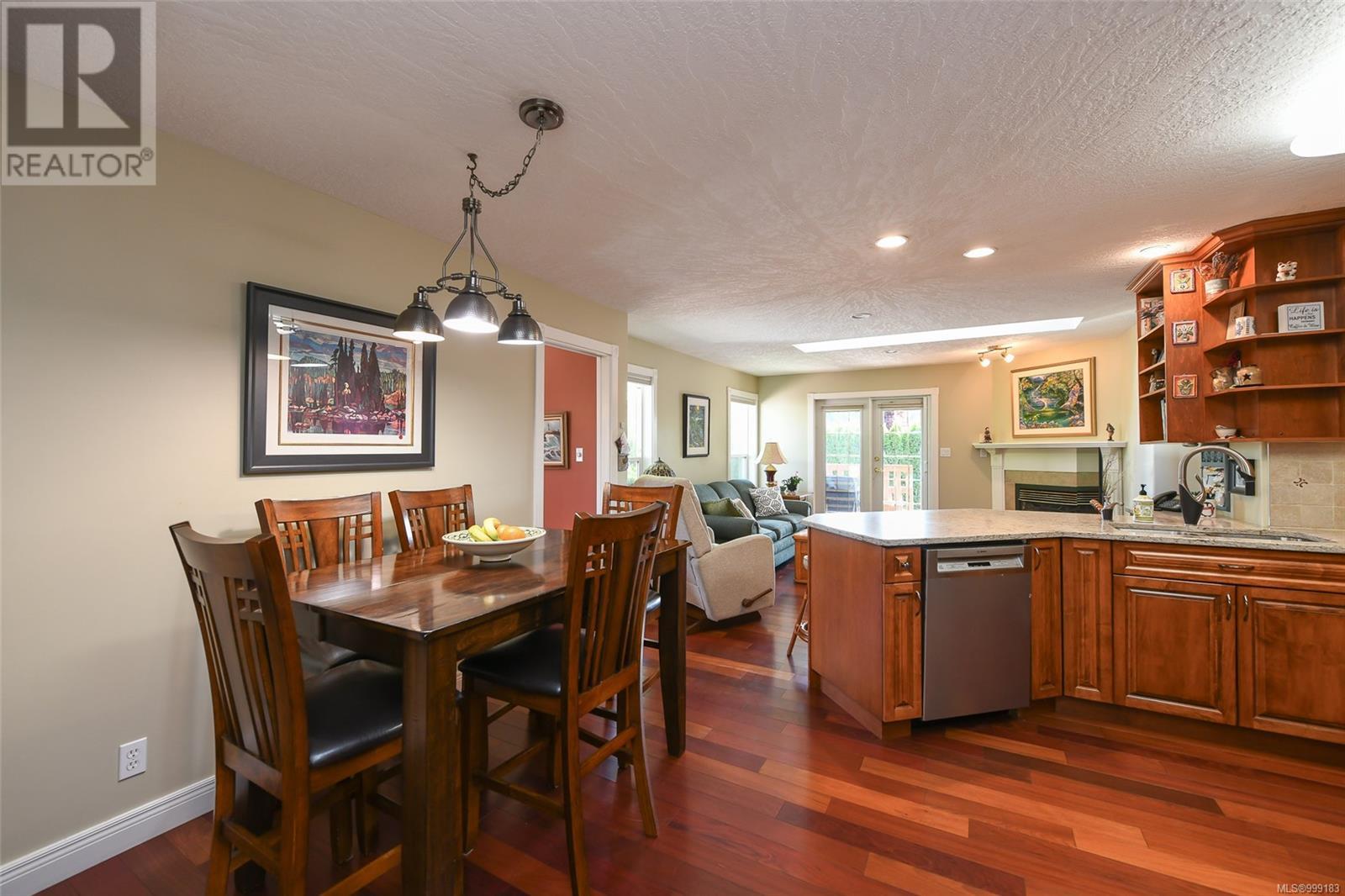 642 Sky View Pl, Comox