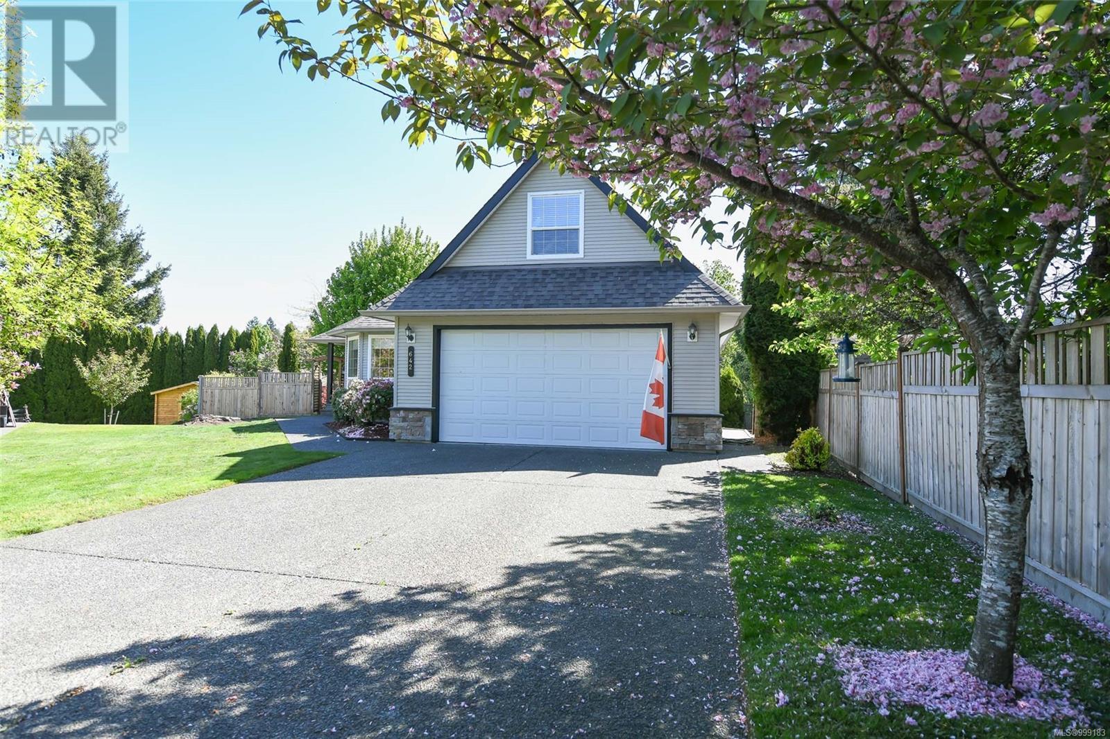 642 Sky View Pl, Comox