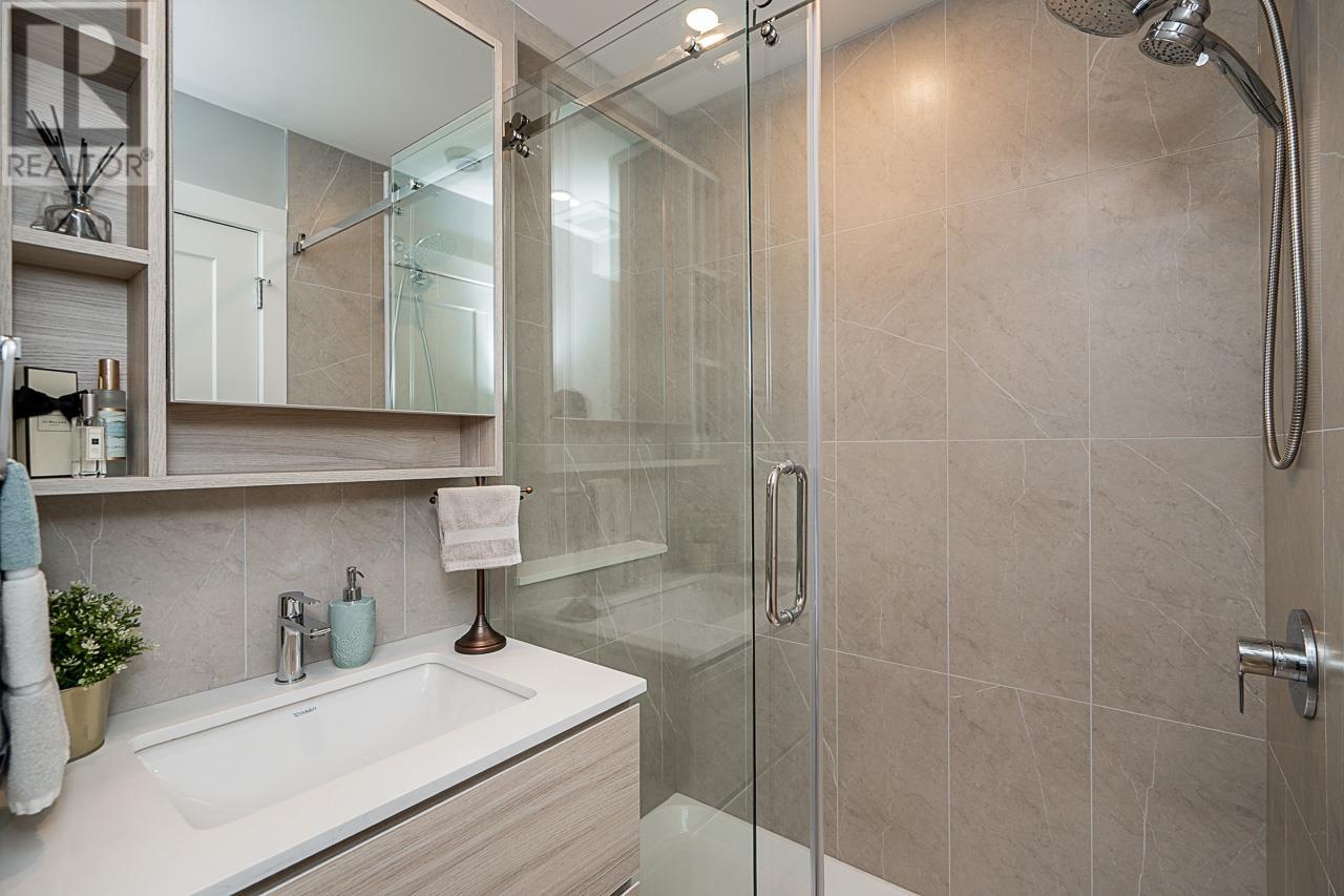 #10-6017 NO 4 Road, Richmond
