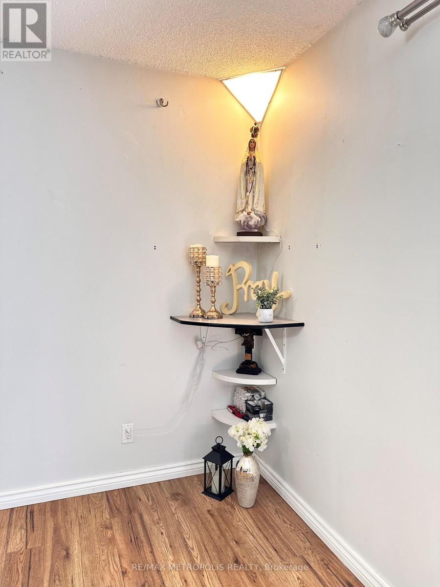 Photo 14 of 2 2994 Meadowbrook Lane, Windsor ON