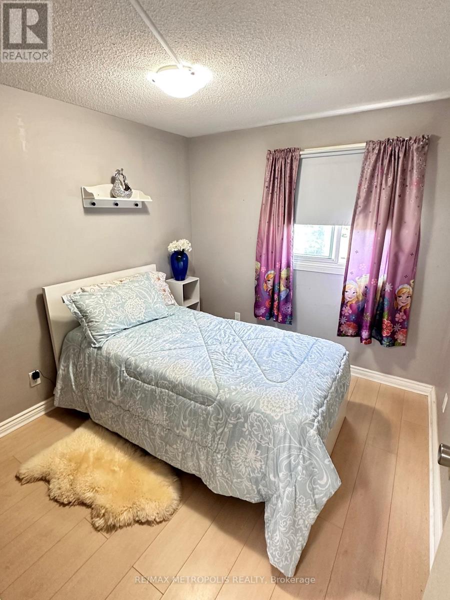 Photo 40 of 2 2994 Meadowbrook Lane, Windsor ON