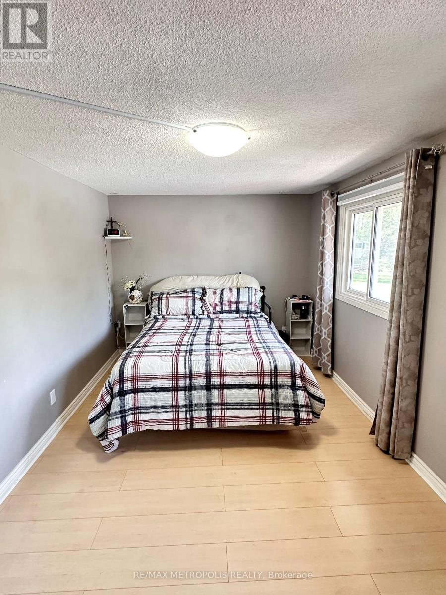 Photo 6 of 2 2994 Meadowbrook Lane, Windsor ON