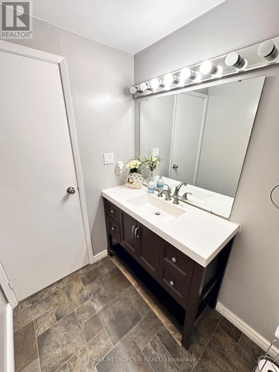 Photo 15 of 2 2994 Meadowbrook Lane, Windsor ON