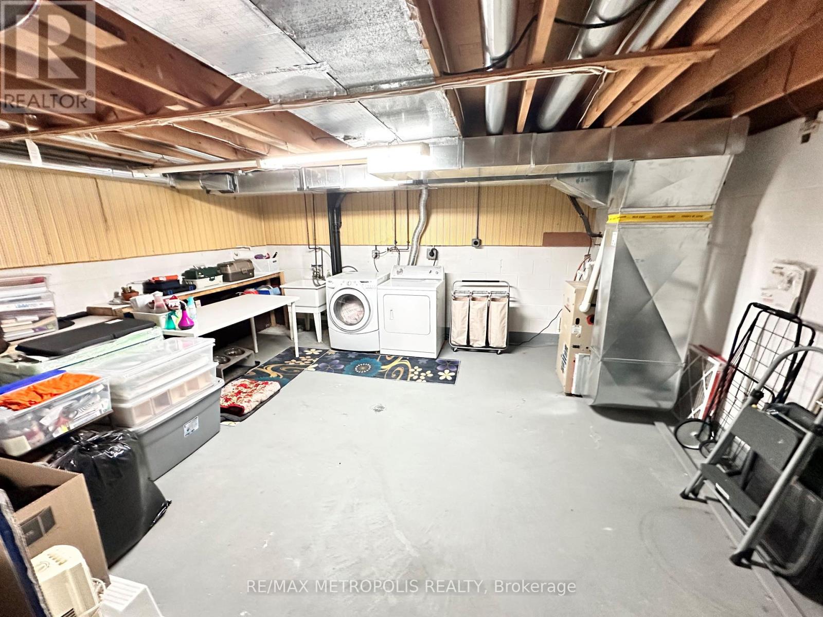 Photo 13 of 2 2994 Meadowbrook Lane, Windsor ON