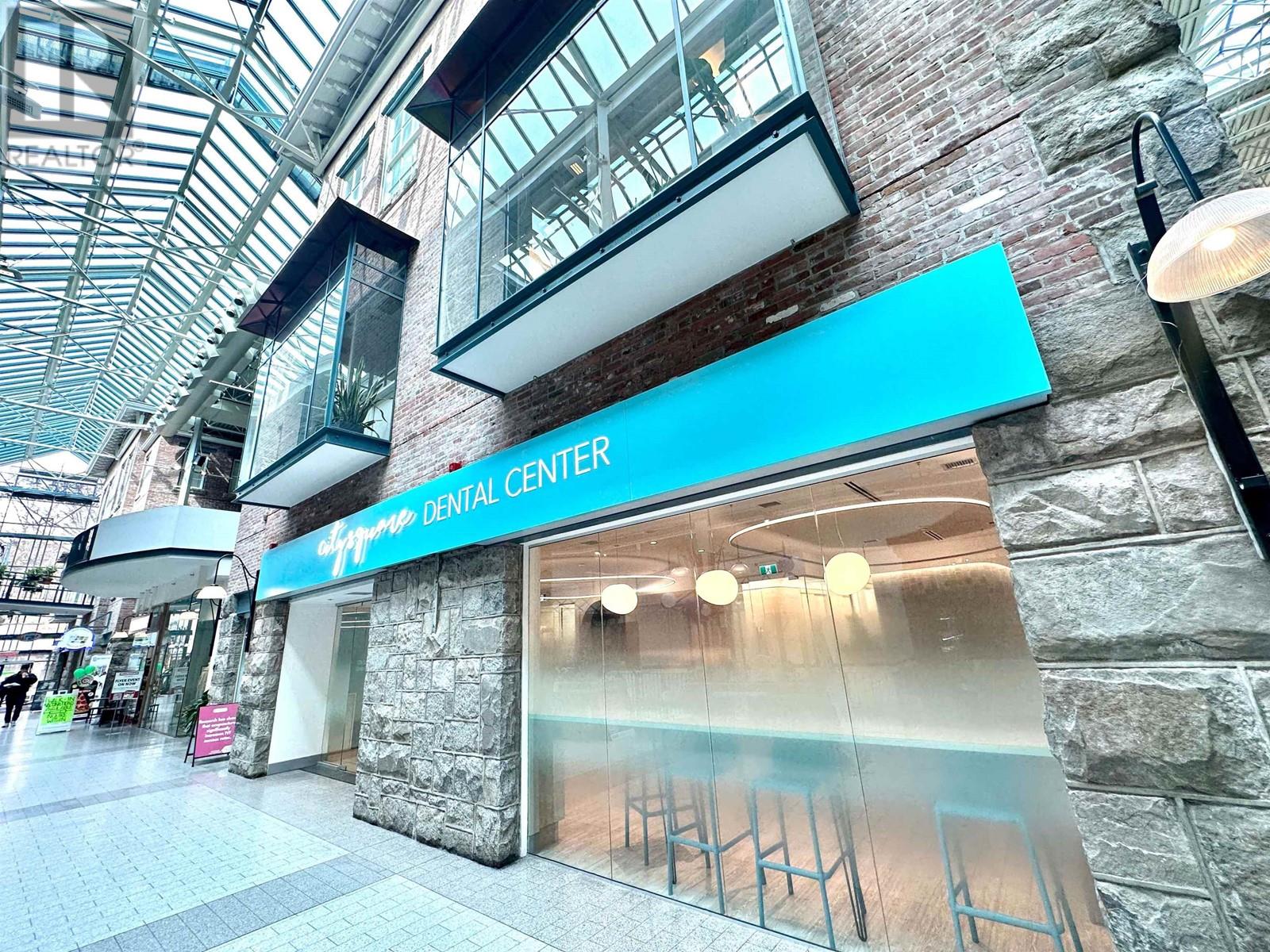 33 555 W 12TH AVENUE, Vancouver