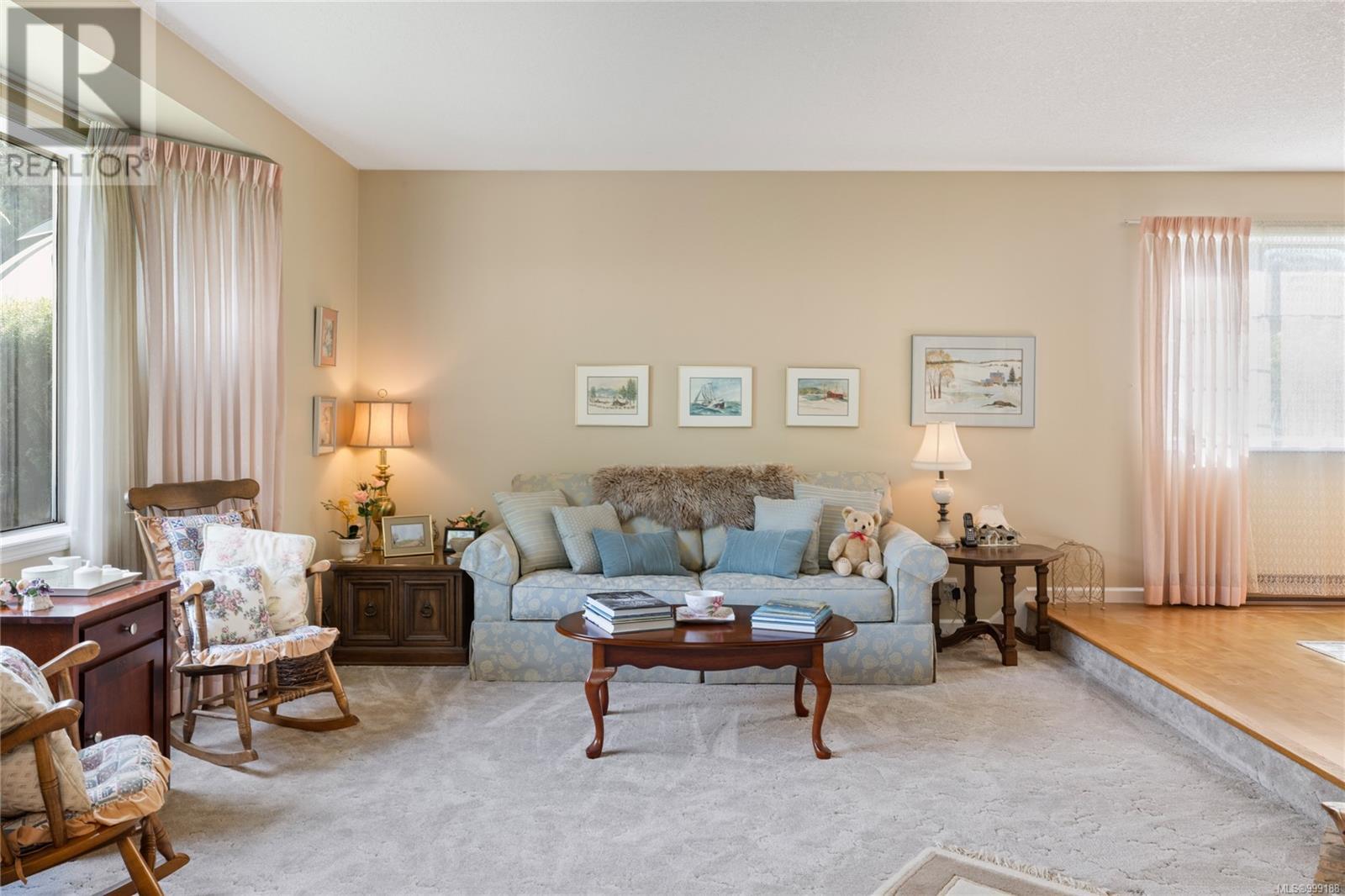 591 Moresby Ave, Qualicum Beach