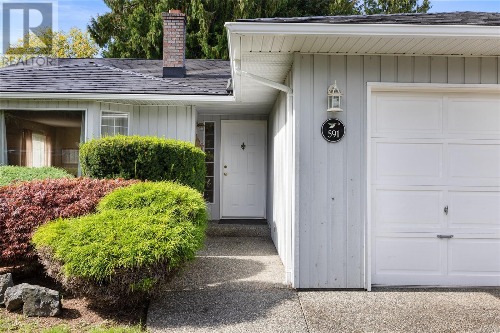 591 Moresby Ave, Qualicum Beach
