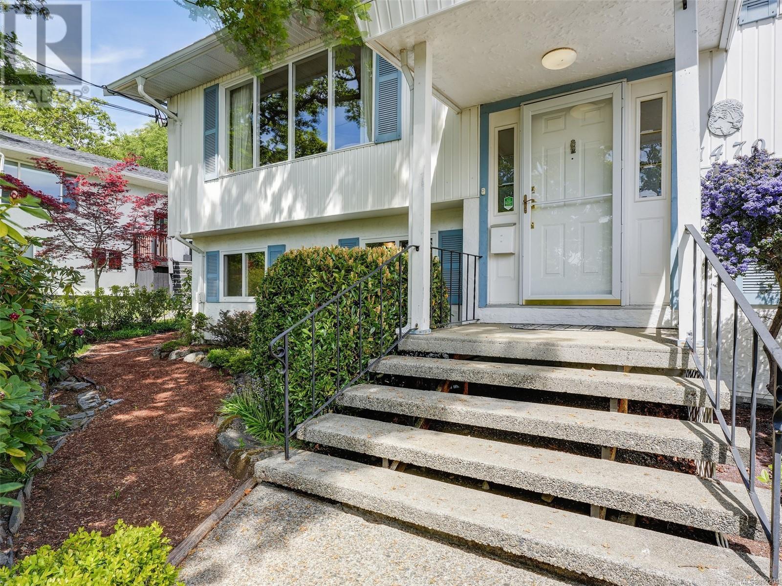  1470 Banff Place, Saanich
