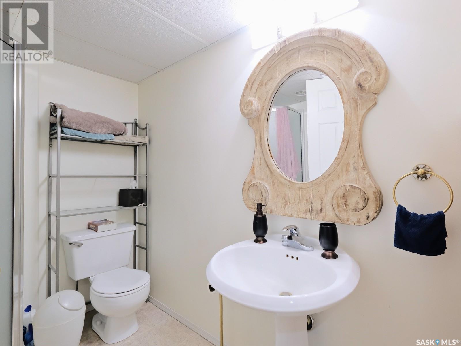 Photo 43 of 202 St Andrews Crescent, Rosetown SK