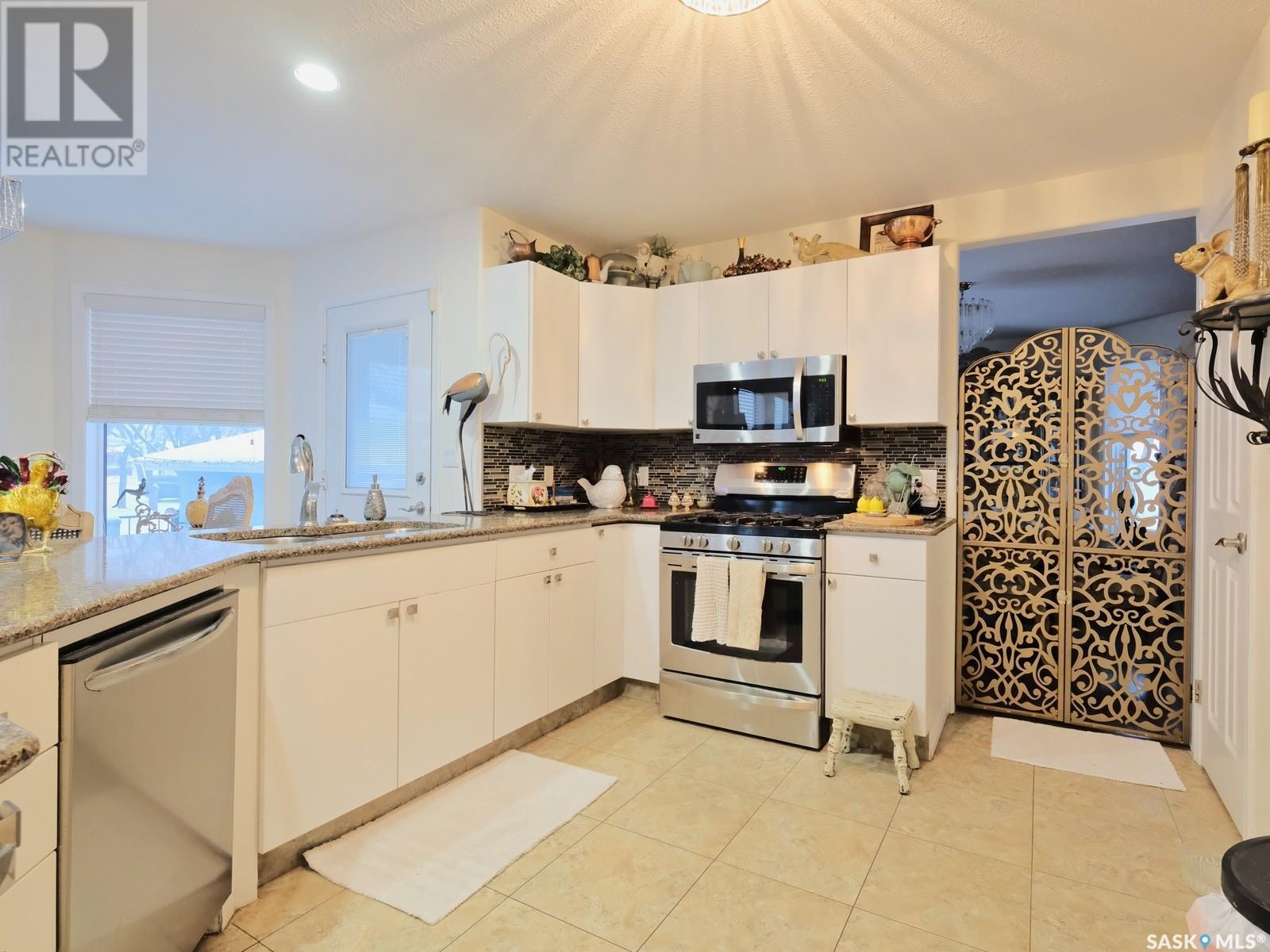 Photo 15 of 202 St Andrews Crescent, Rosetown SK