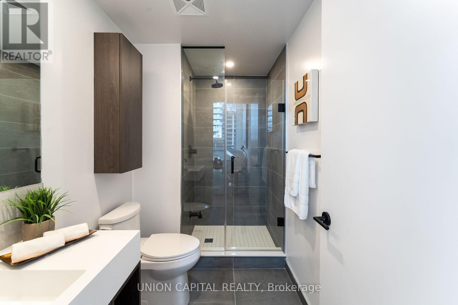 Photo 12 of 301 108 Peter Street, Toronto ON