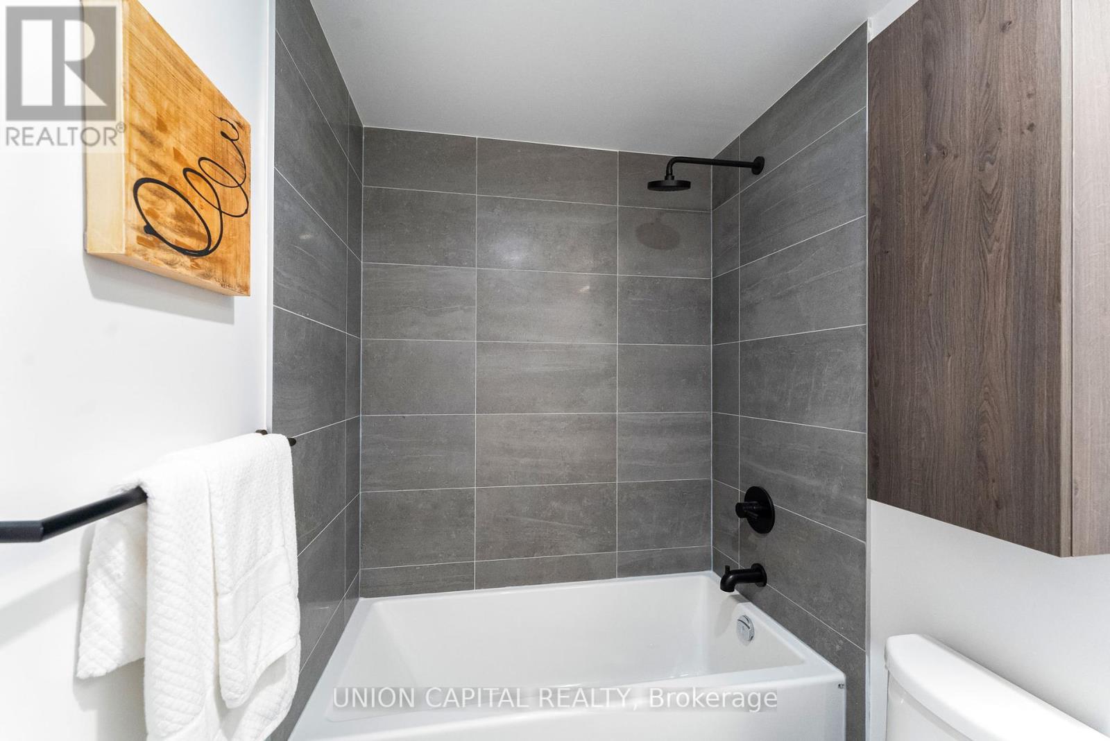 Photo 16 of 301 108 Peter Street, Toronto ON