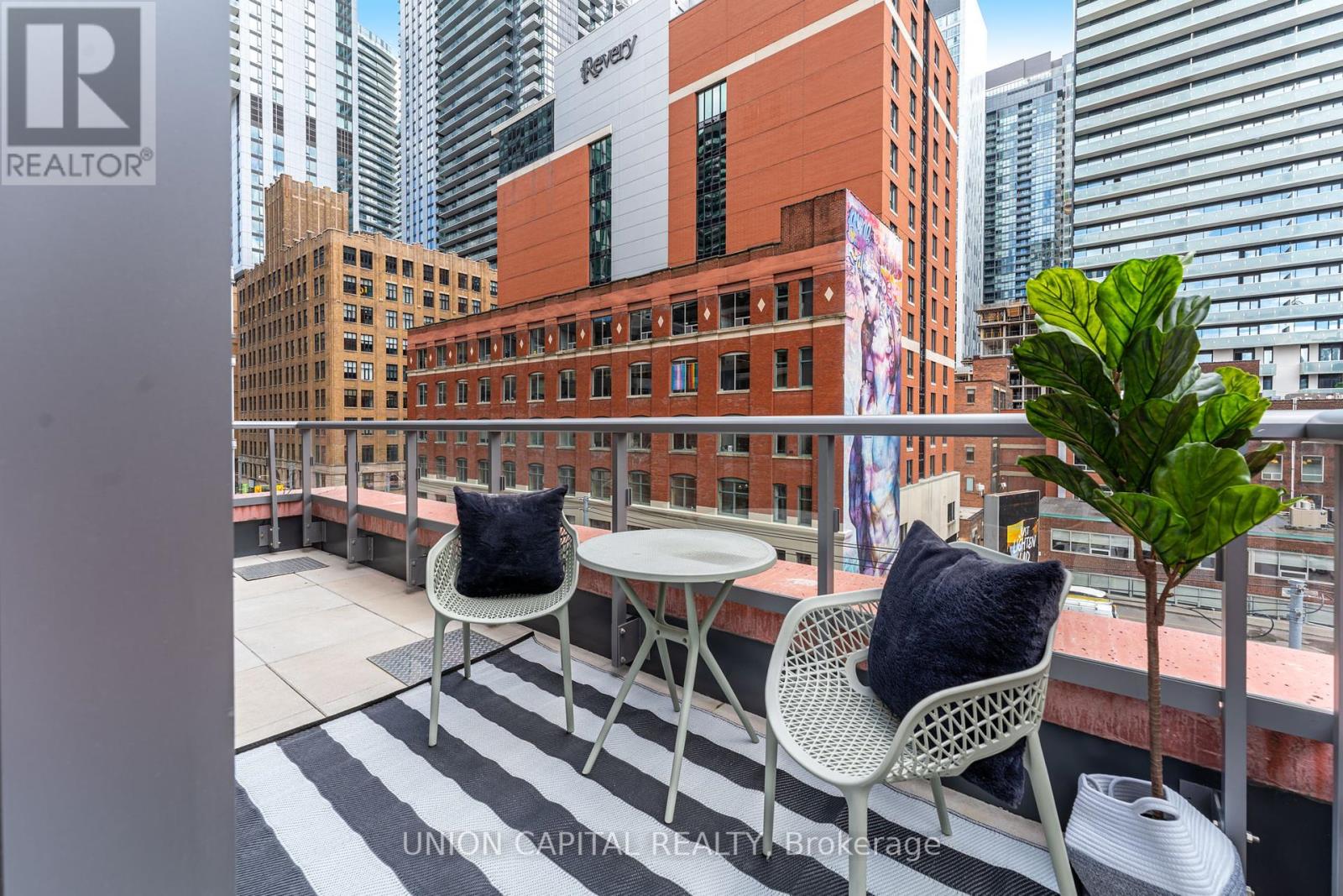 Photo 18 of 301 108 Peter Street, Toronto ON