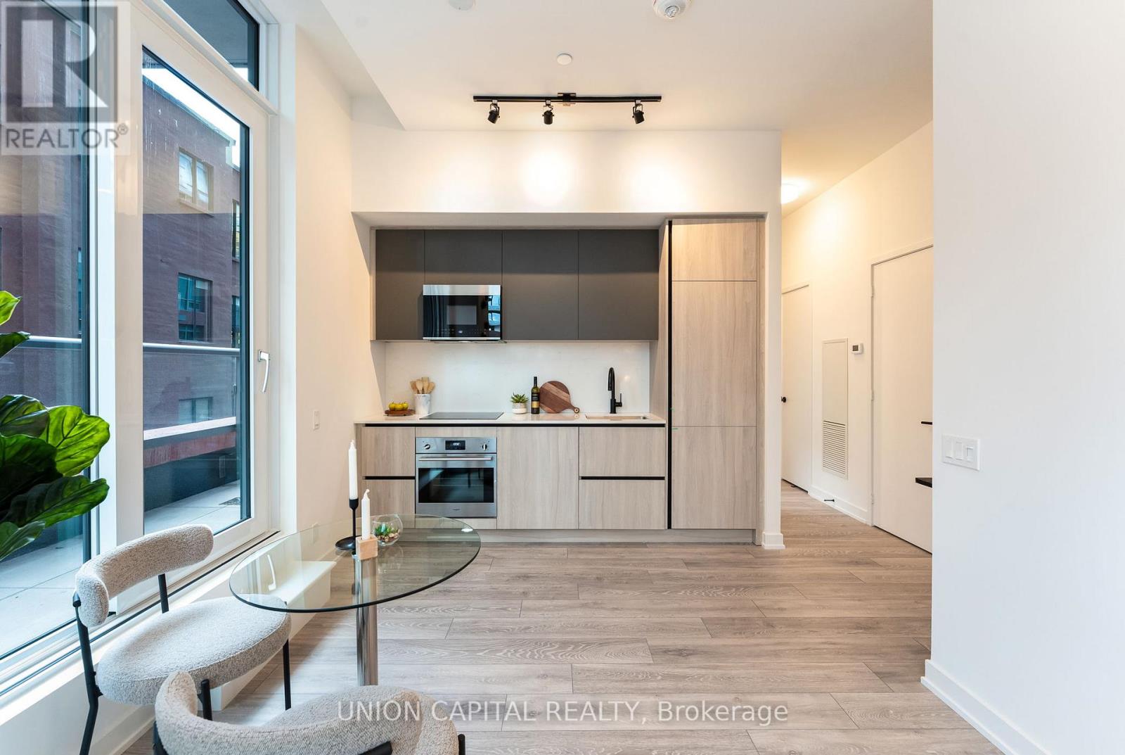 Photo 7 of 301 108 Peter Street, Toronto ON