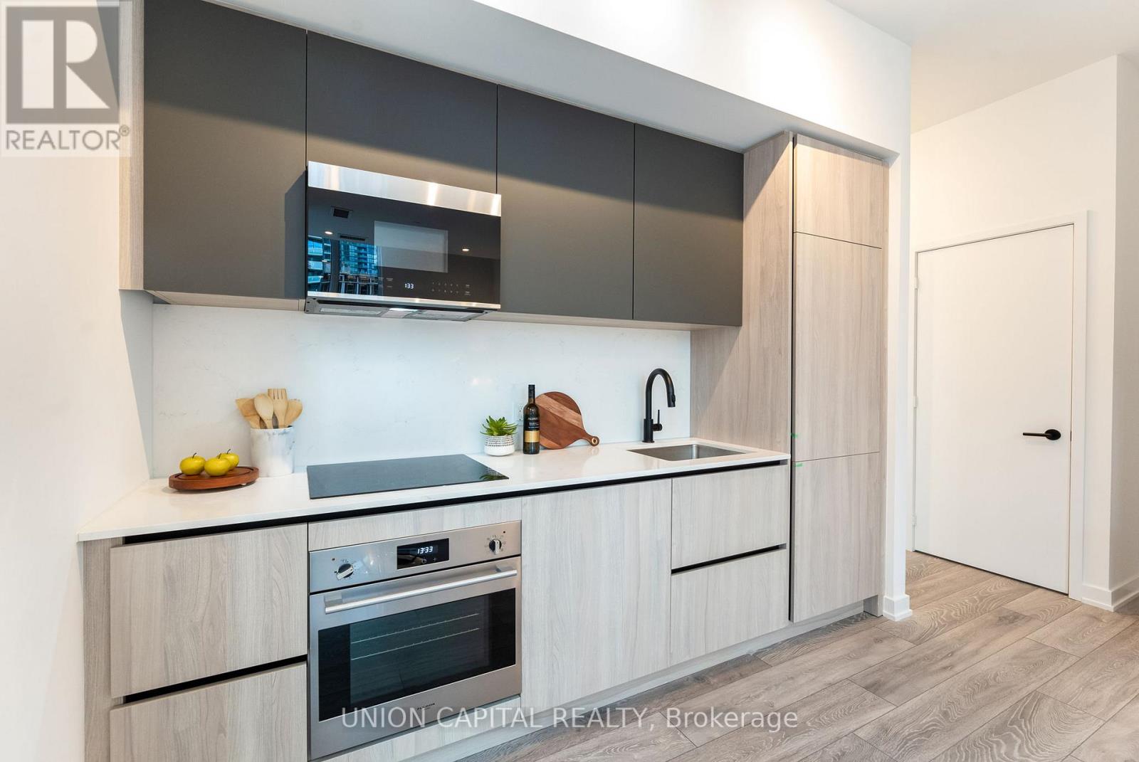 Photo 8 of 301 108 Peter Street, Toronto ON