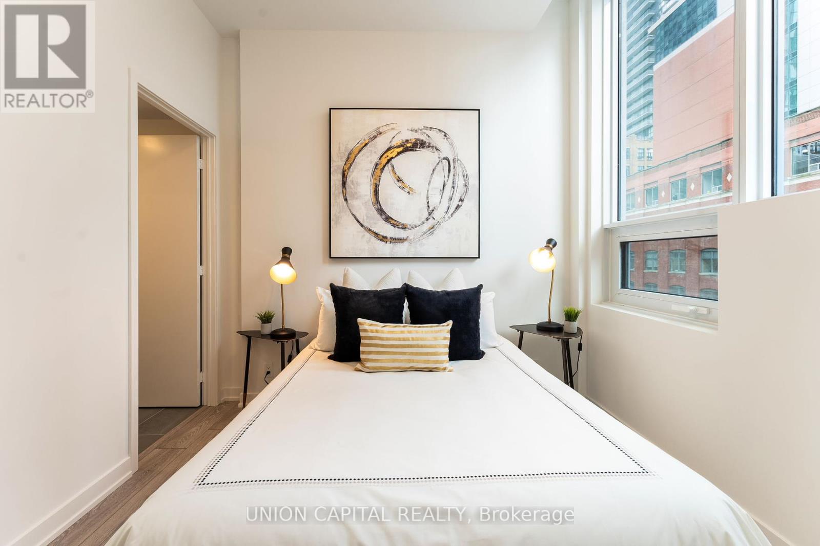Photo 9 of 301 108 Peter Street, Toronto ON