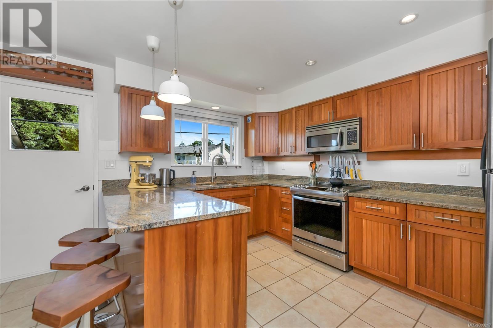  1644 Morningside Place, Saanich