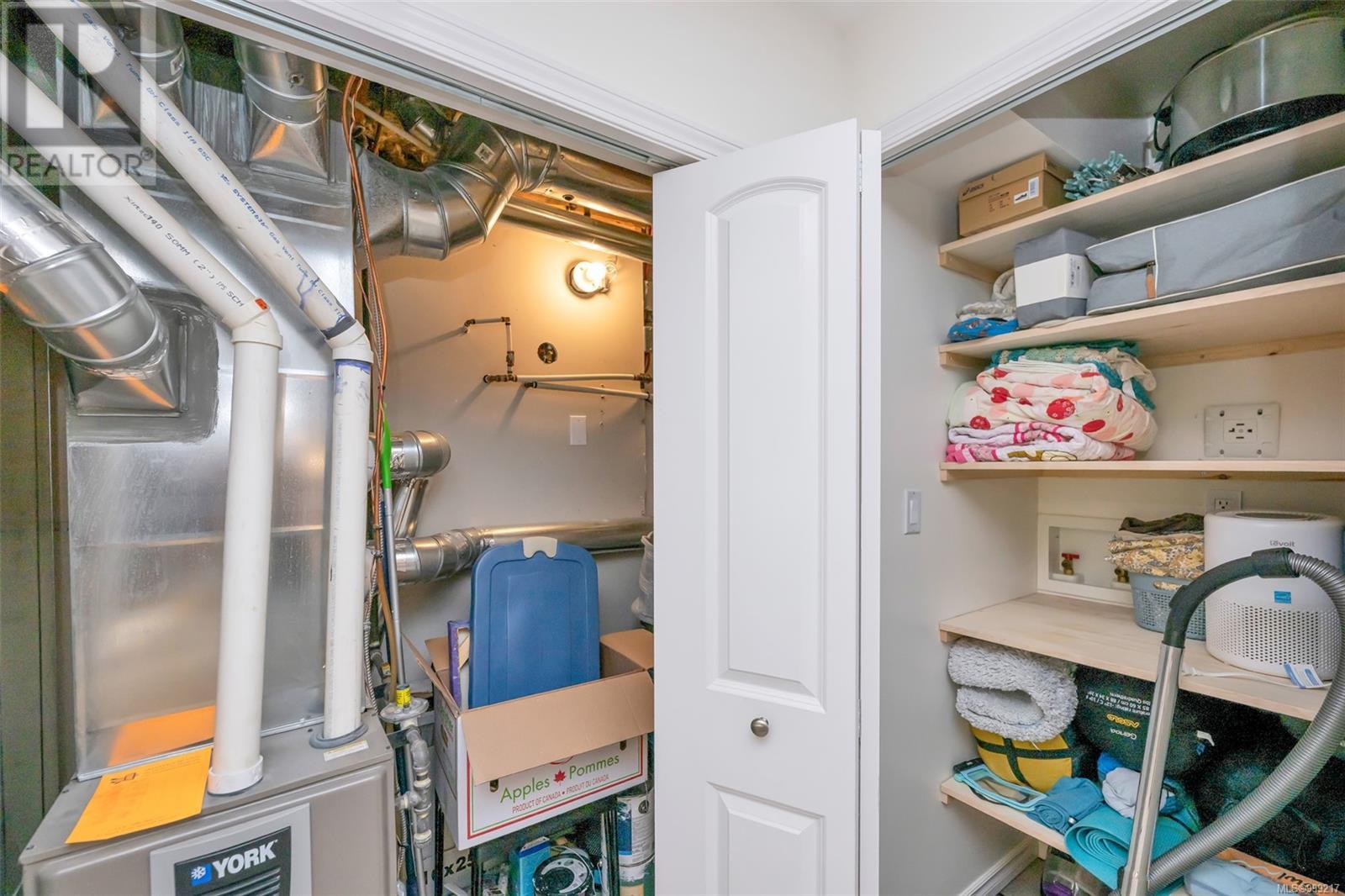 1644 Morningside Place, Saanich