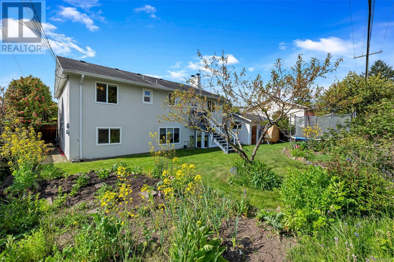  1644 Morningside Place, Saanich