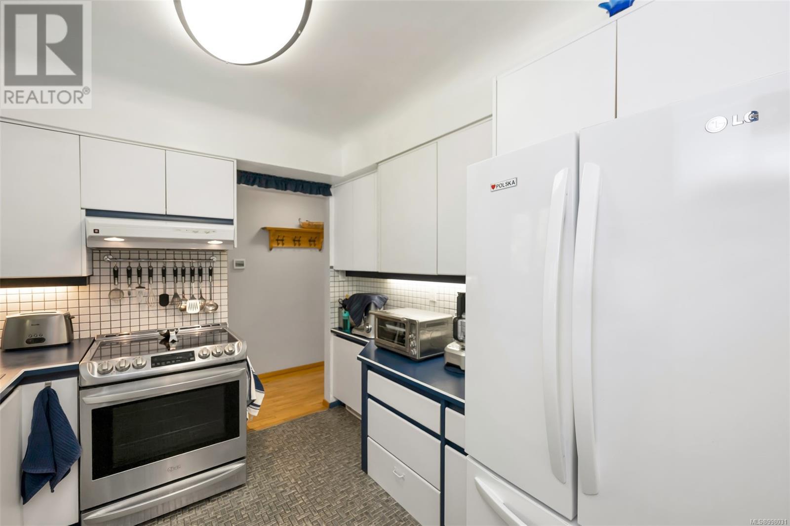 1028 Jenkins Ave, Langford