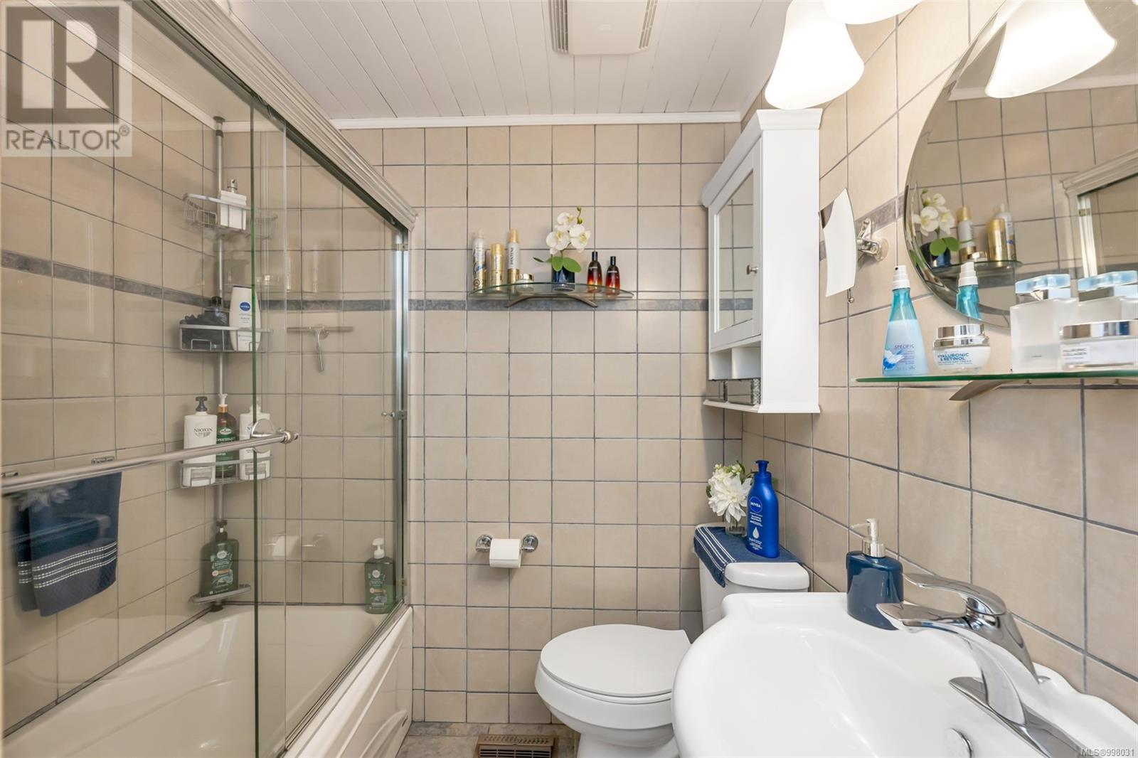 1028 Jenkins Ave, Langford