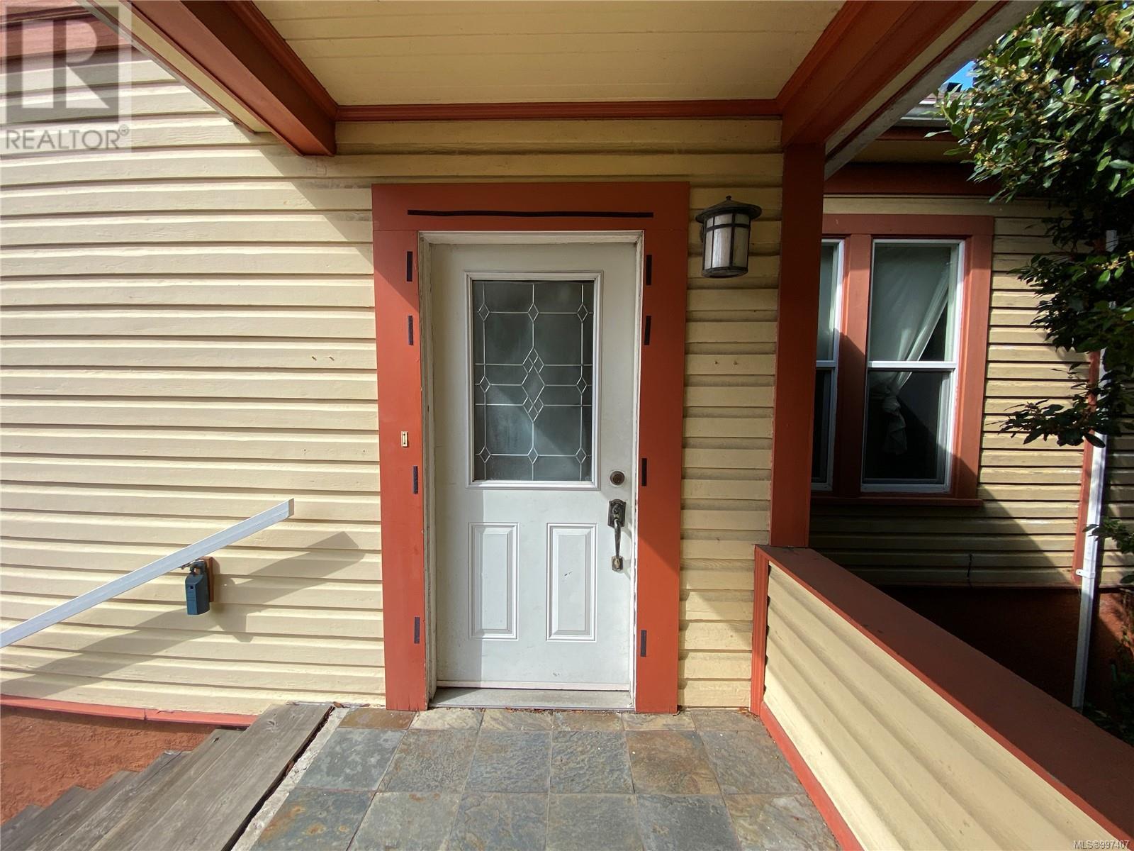  1729 Foul Bay Road, Oak Bay