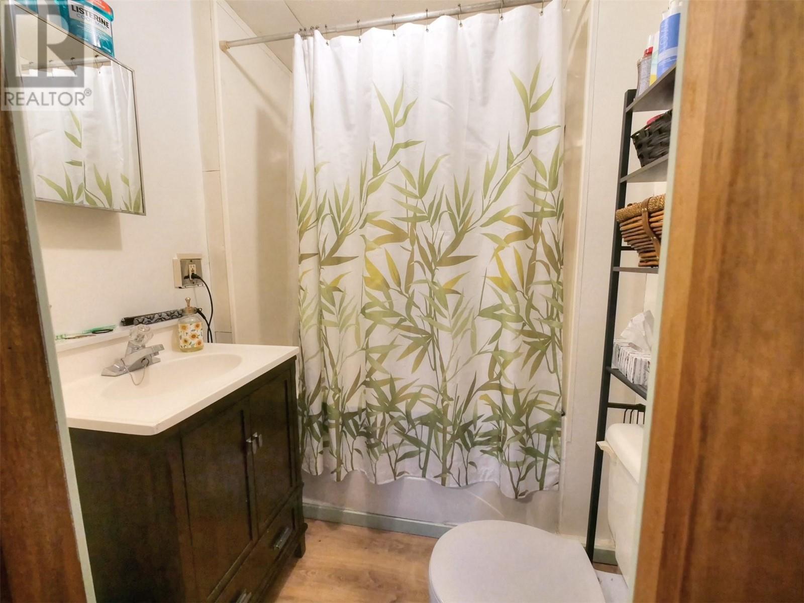 5603 Kitchener Road, Kitchener