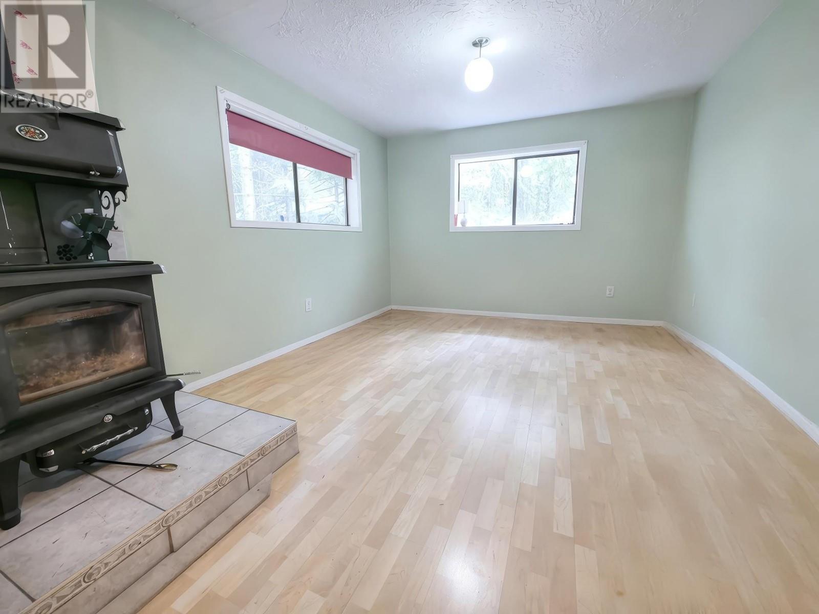 5603 Kitchener Road, Kitchener