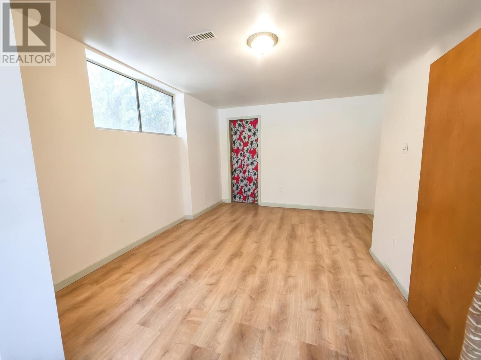 5603 Kitchener Road, Kitchener