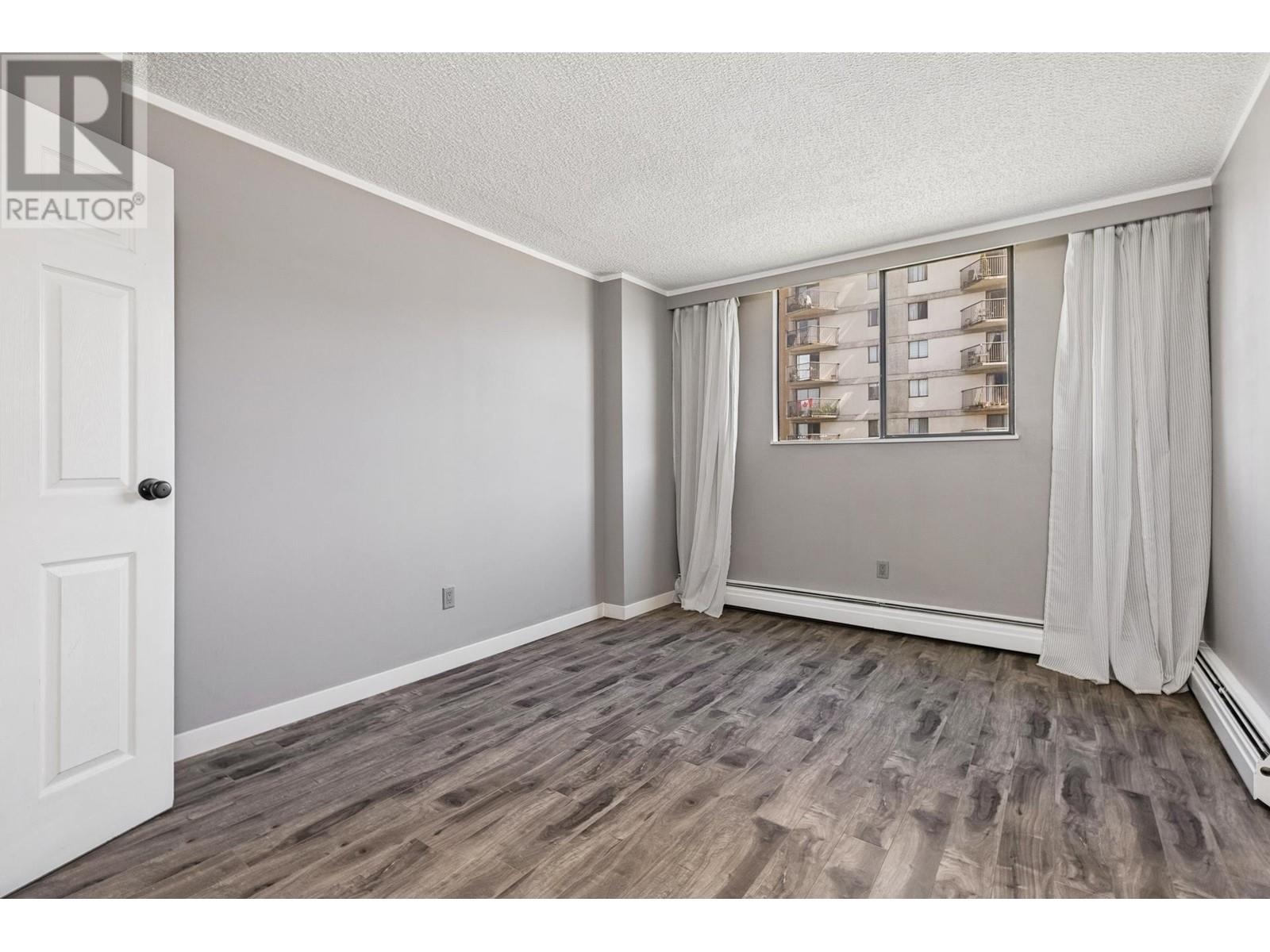 304 145 ST. GEORGES AVENUE, North Vancouver