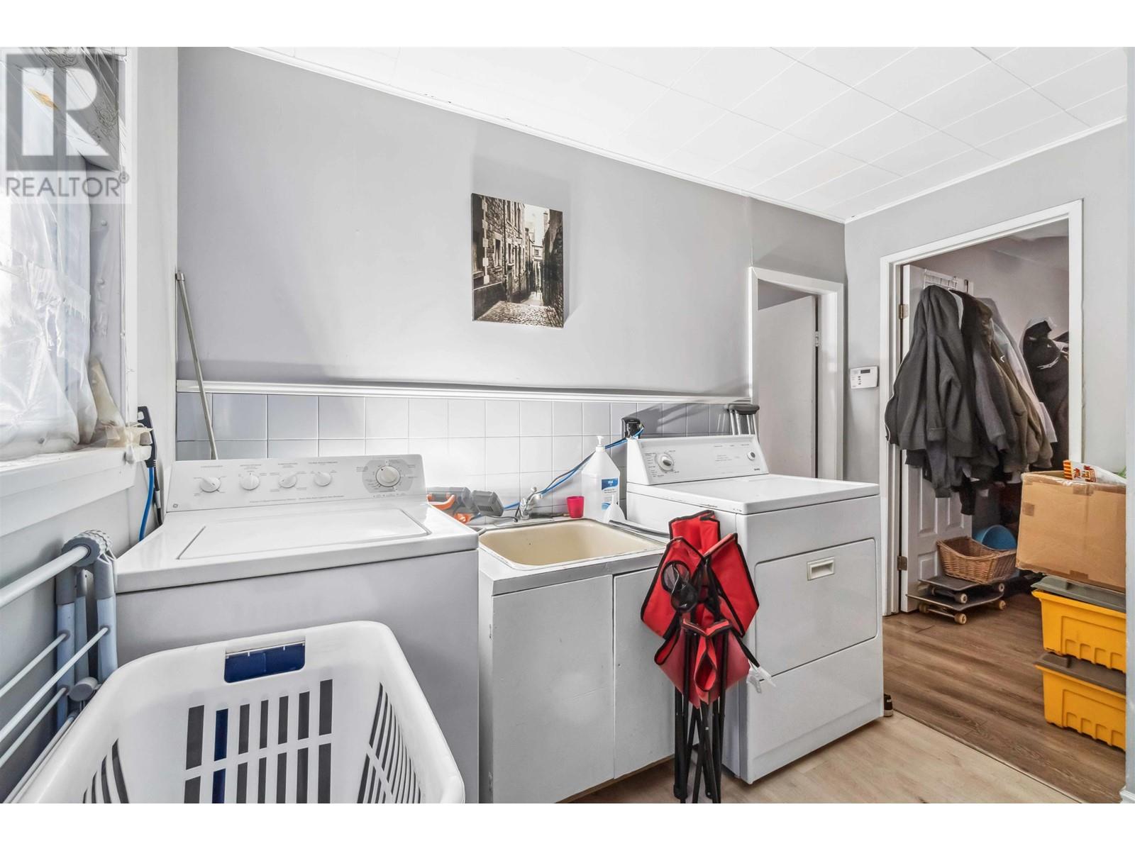 3684 CEDAR DRIVE, Port Coquitlam real estate listing R3000486