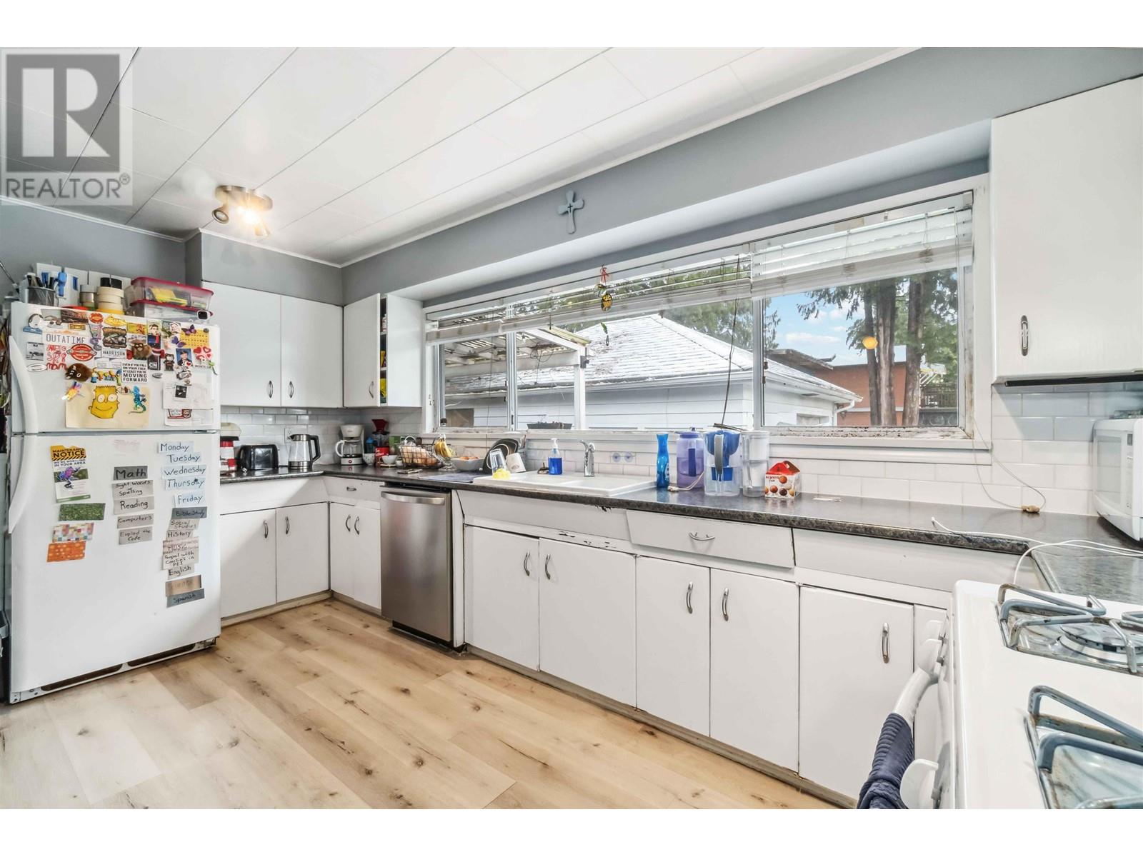 3684 CEDAR DRIVE, Port Coquitlam real estate listing R3000486