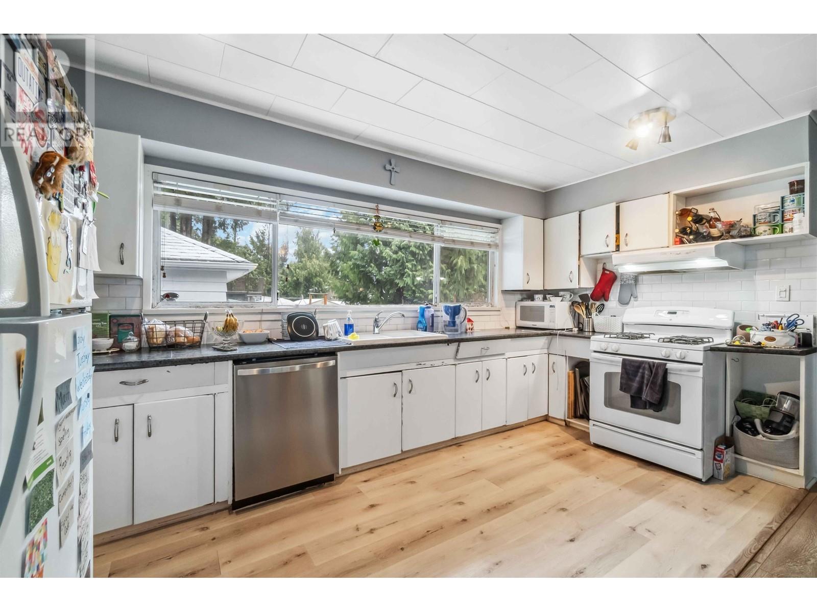 3684 CEDAR DRIVE, Port Coquitlam real estate listing R3000486