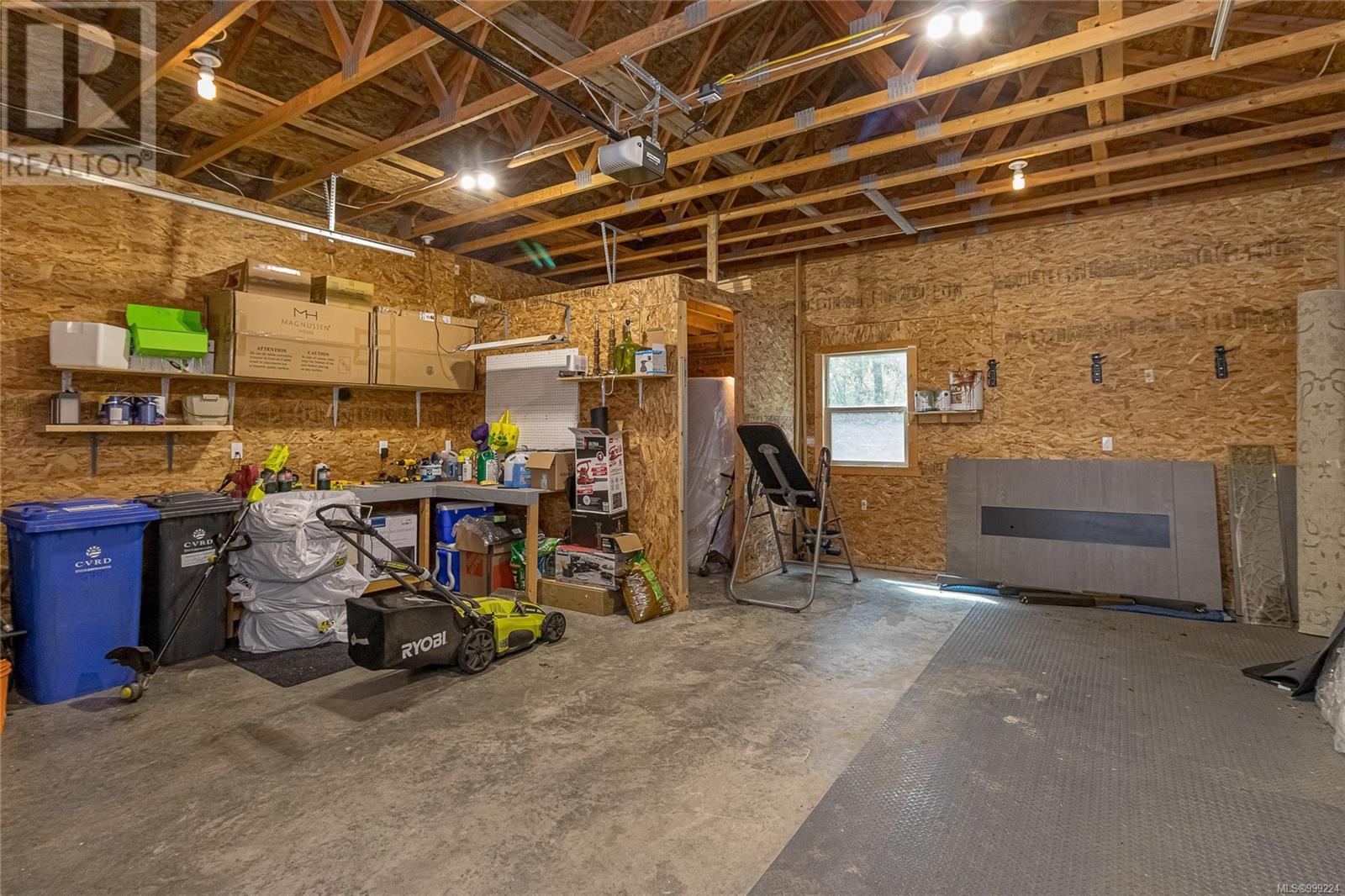 6716 Wall St, Honeymoon Bay