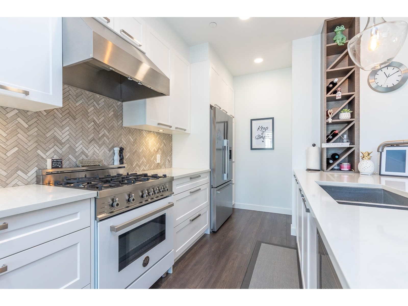 Photo 9 of 204 33540 Mayfair Avenue, Abbotsford BC
