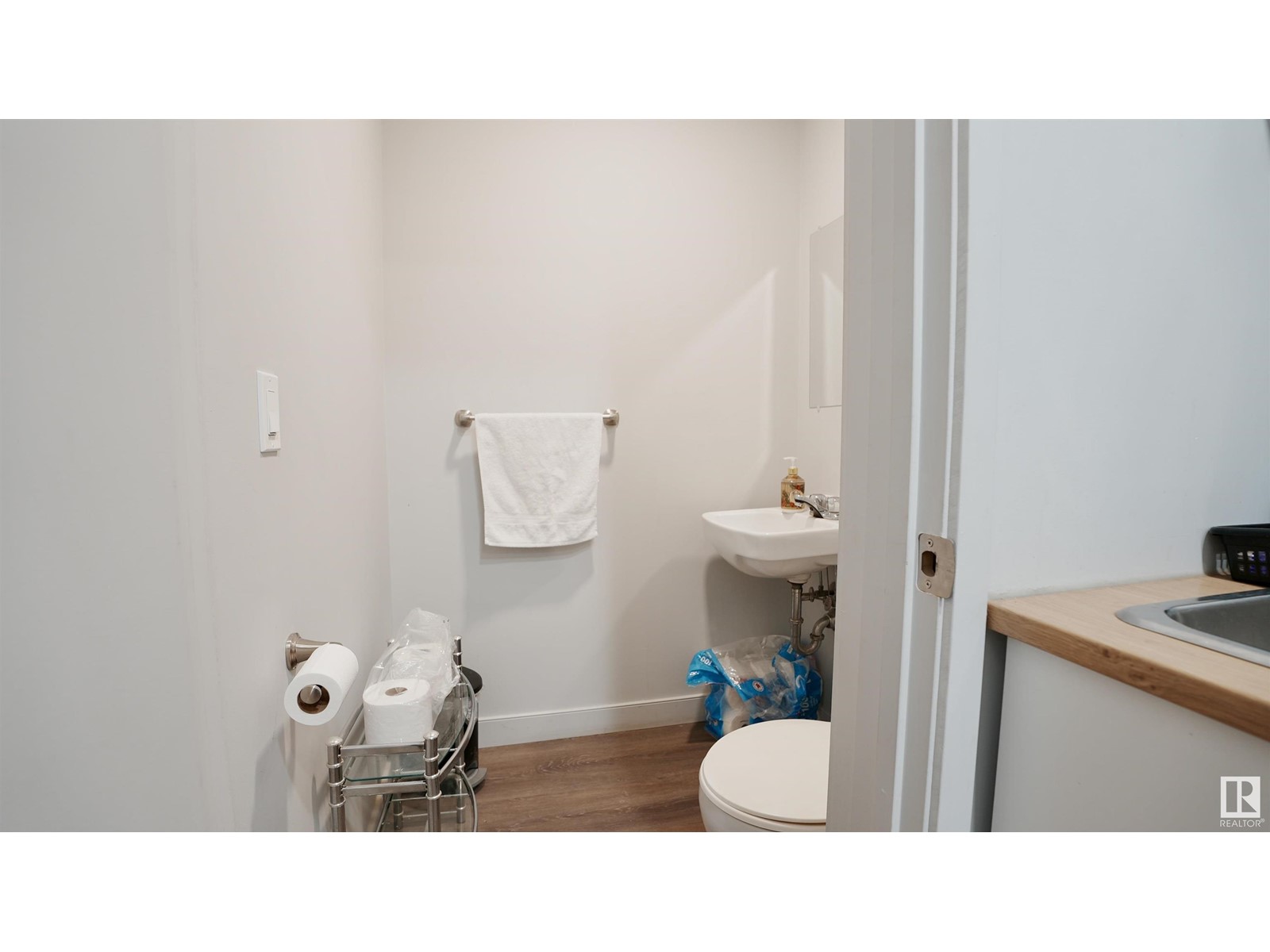 Photo 23 of 4 5907 45 St, Leduc AB