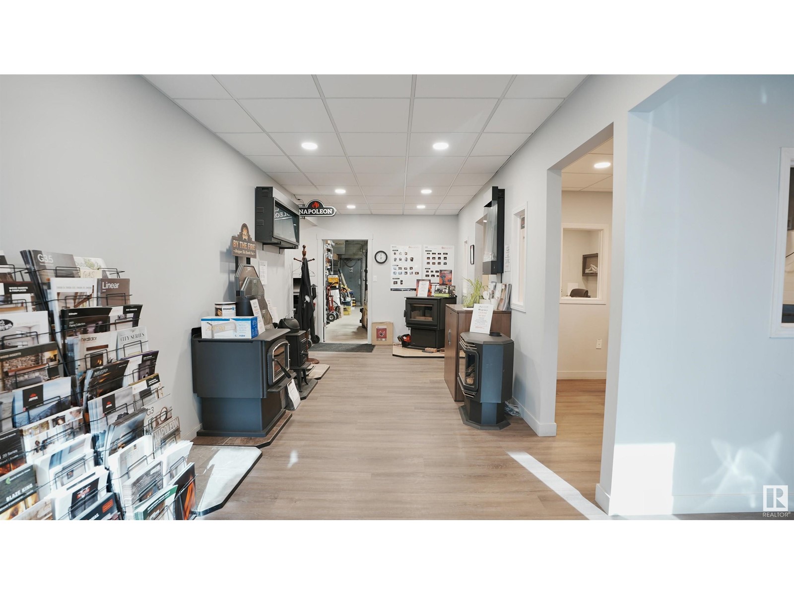 Photo 8 of 4 5907 45 St, Leduc AB